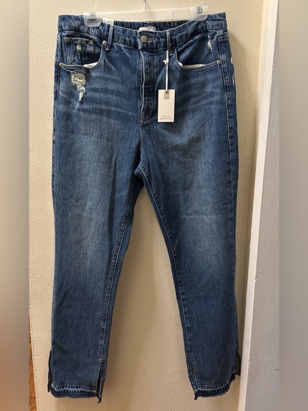 Good American Good Boy GBDS991T Blue Jeans with Frayed Hem 14/32